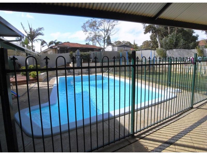 6 Malak Court, Wanneroo WA 6065