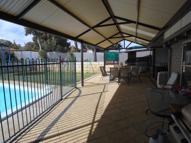 6 Malak Court, Wanneroo WA 6065