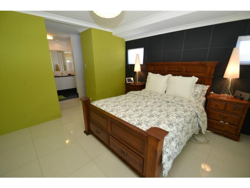 2 Kandalee Gate, Banksia Grove WA 6031