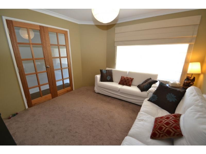 2 Kandalee Gate, Banksia Grove WA 6031