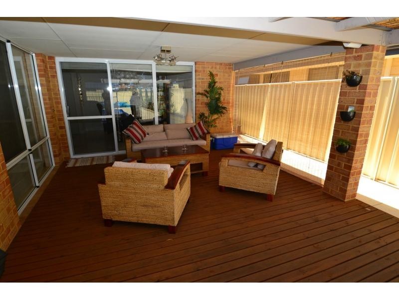 2 Kandalee Gate, Banksia Grove WA 6031