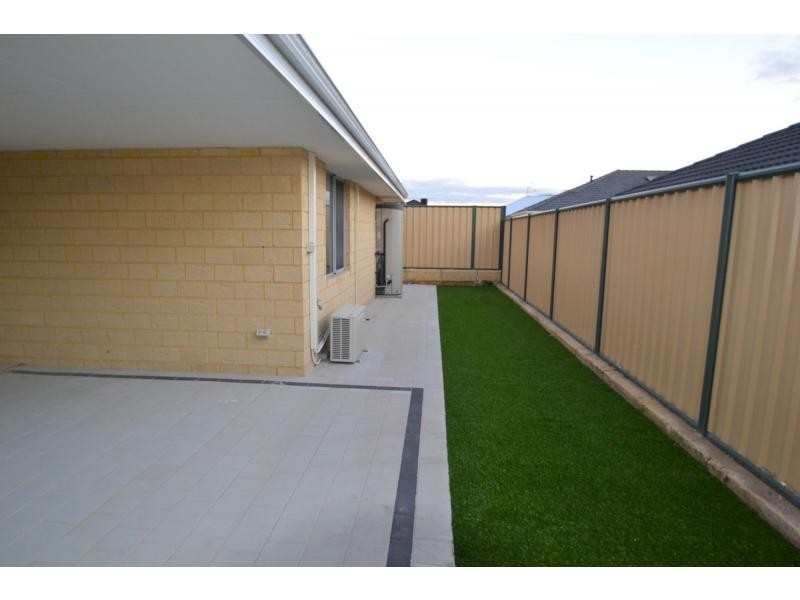 11 Kinglake Road, Yanchep WA 6035