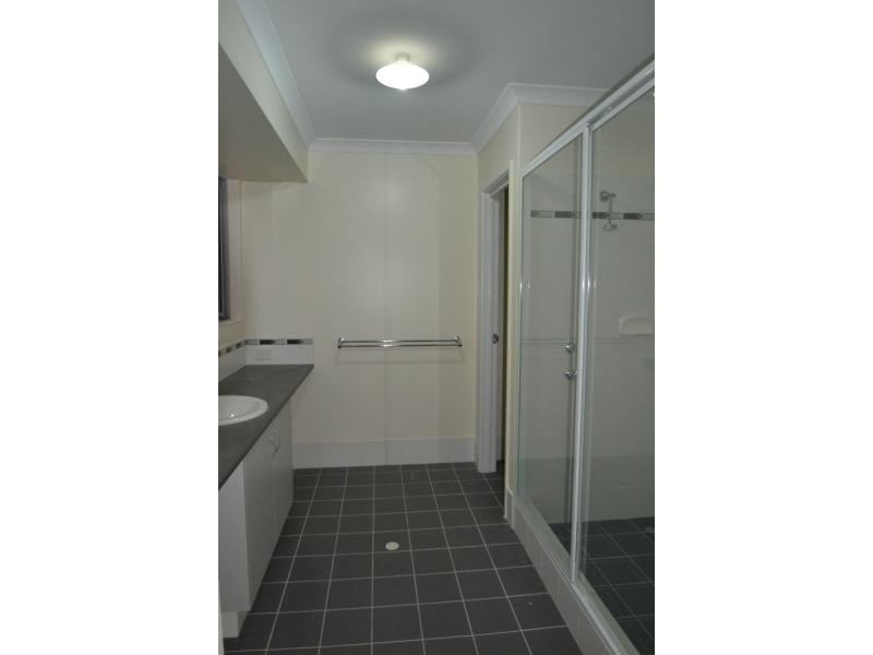 11 Kinglake Road, Yanchep WA 6035