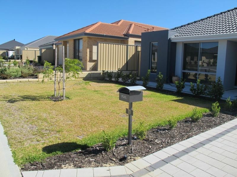 11 Kinglake Road, Yanchep WA 6035