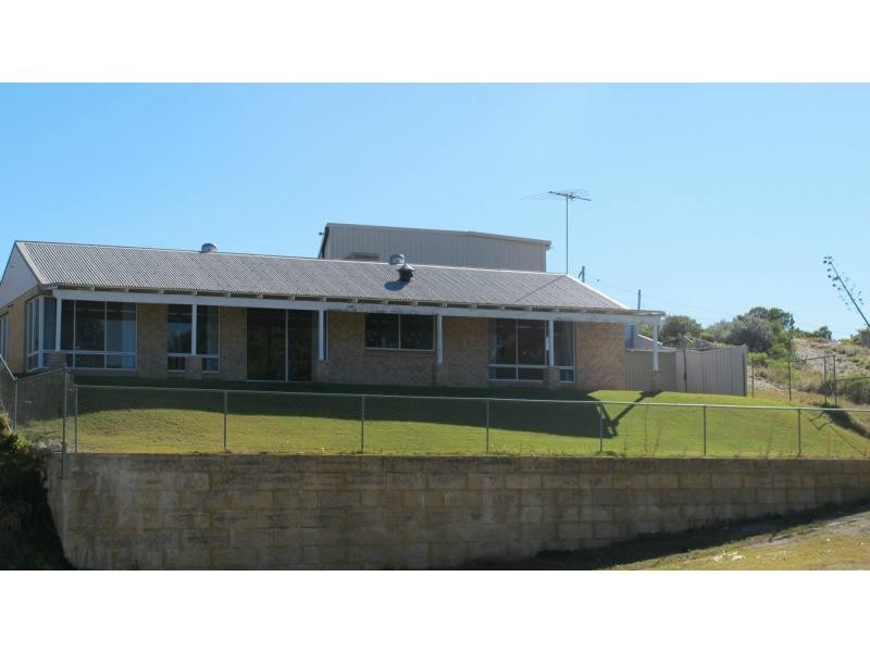 8 Hazel Avenue, Quinns Rocks WA 6030