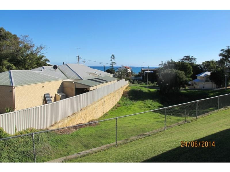 8 Hazel Avenue, Quinns Rocks WA 6030