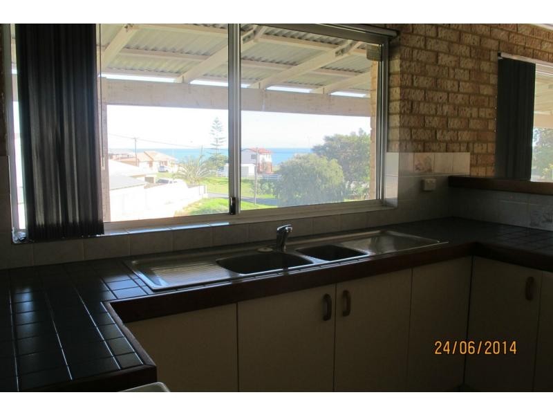 8 Hazel Avenue, Quinns Rocks WA 6030