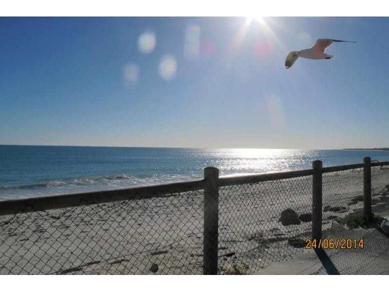 8 Hazel Avenue, Quinns Rocks WA 6030