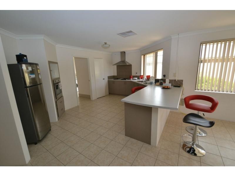 30 Carbine Loop, Banksia Grove WA 6031