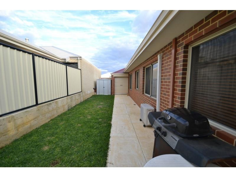 15 Hacienda Drive, Clarkson WA 6030