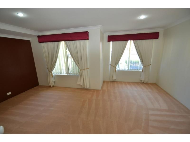 42 Mallina Circuit, Carramar WA 6031