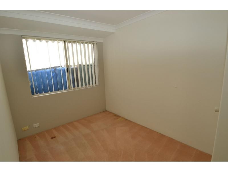 42 Mallina Circuit, Carramar WA 6031