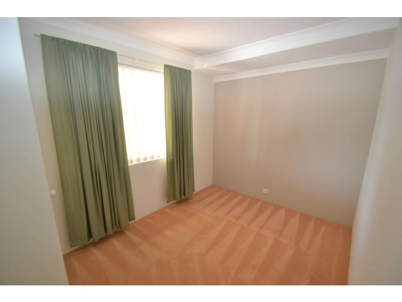 42 Mallina Circuit, Carramar WA 6031