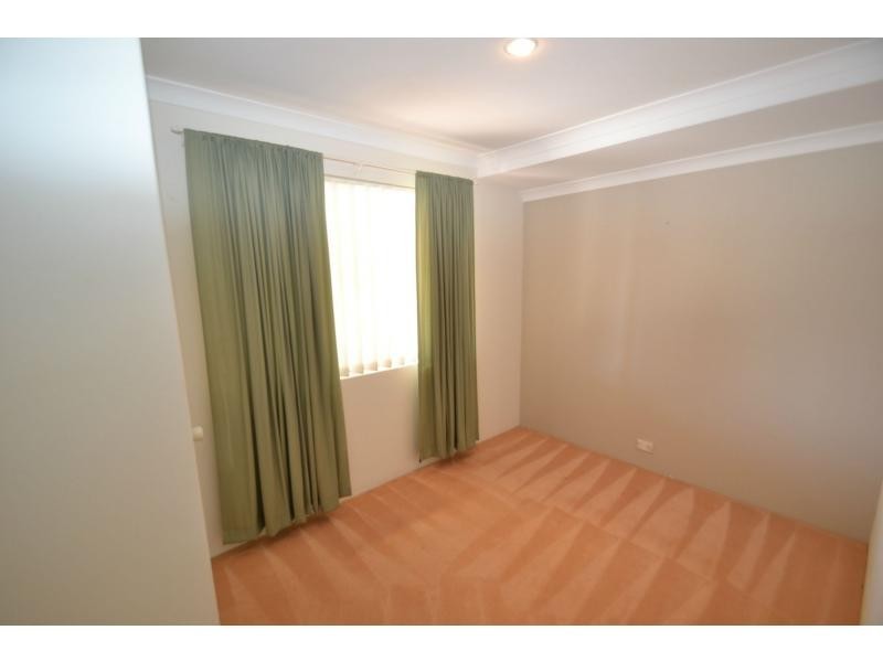 42 Mallina Circuit, Carramar WA 6031