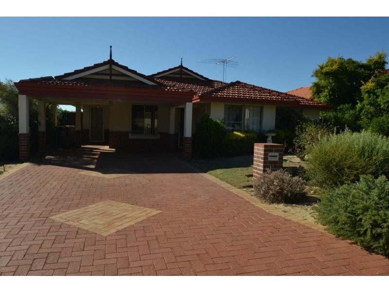 42 Mallina Circuit, Carramar WA 6031