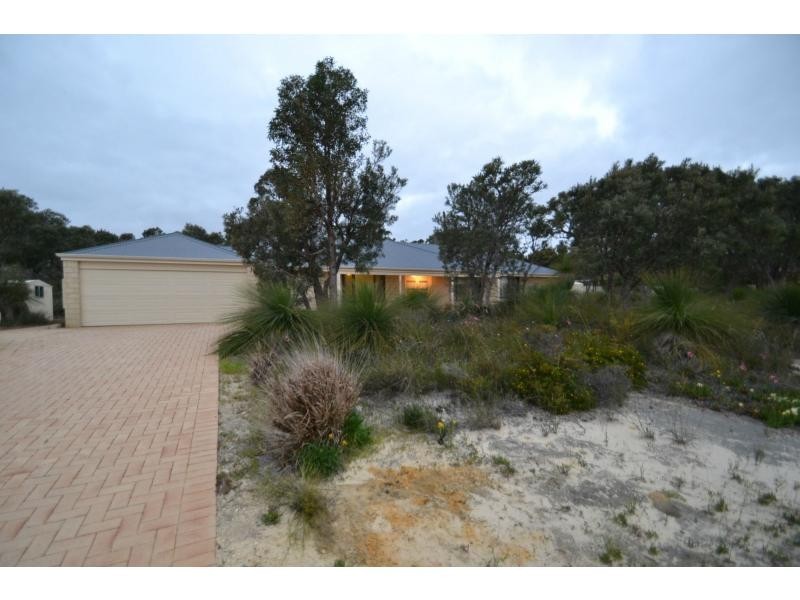 66 Turquoise Loop, Banksia Grove WA 6031