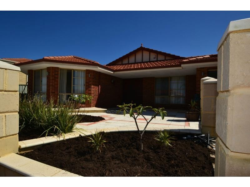 30 Heathfield Drive, Landsdale WA 6065