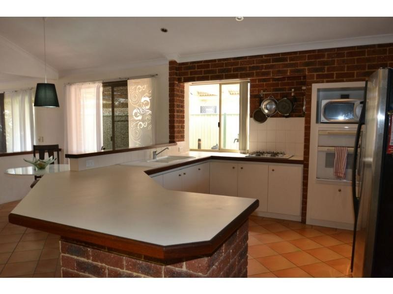 30 Heathfield Drive, Landsdale WA 6065