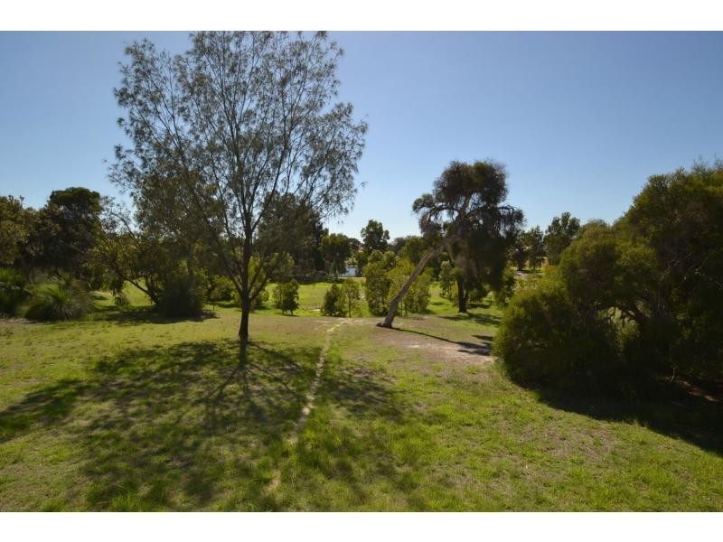 30 Heathfield Drive, Landsdale WA 6065