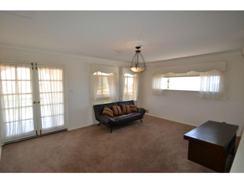 5 Selby Court, Mindarie WA 6030