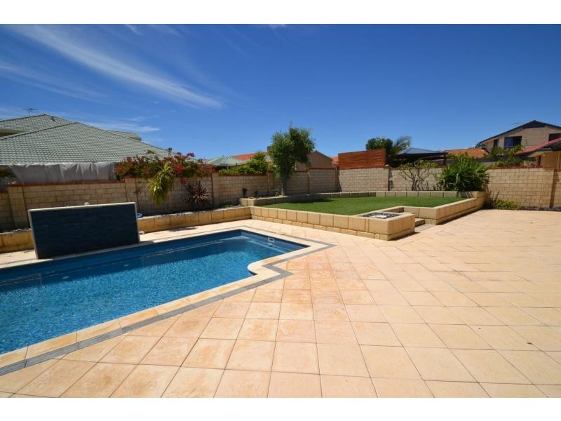 5 Selby Court, Mindarie WA 6030