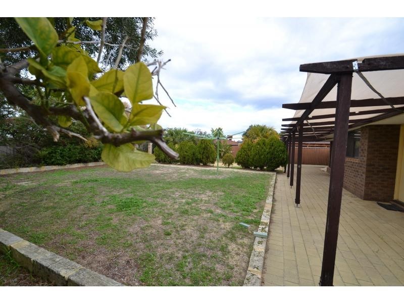 4 Perrona Gardens, Mullaloo WA 6027