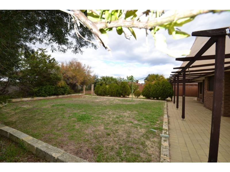 4 Perrona Gardens, Mullaloo WA 6027