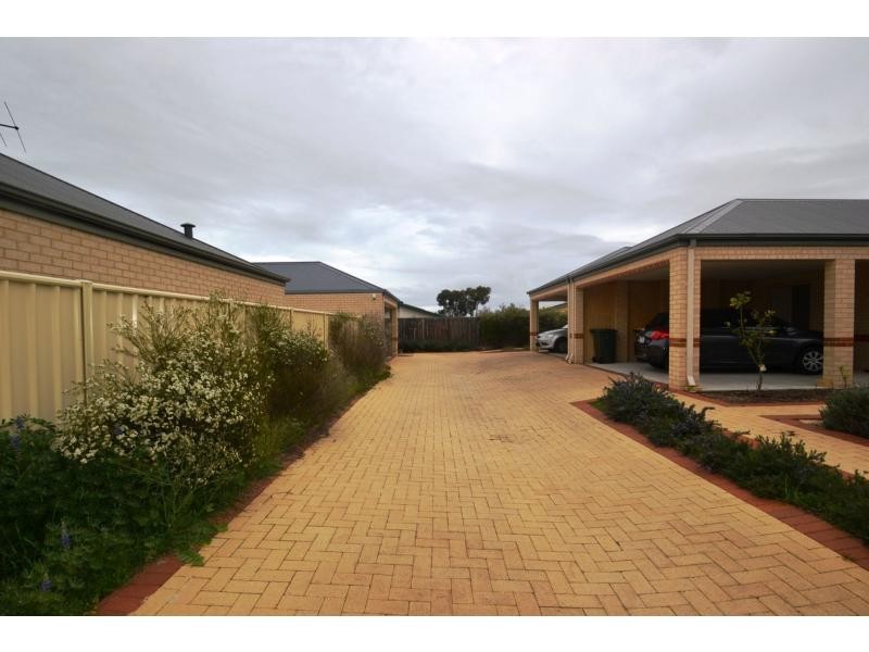 4/22 Watkins Loop, Tapping WA 6065