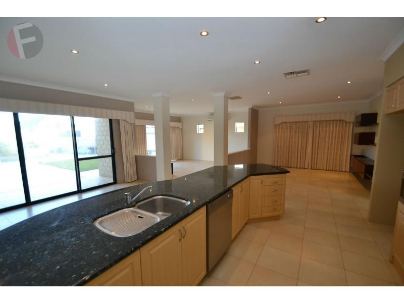 20 Dartmouth Circle, Quinns Rocks WA 6030