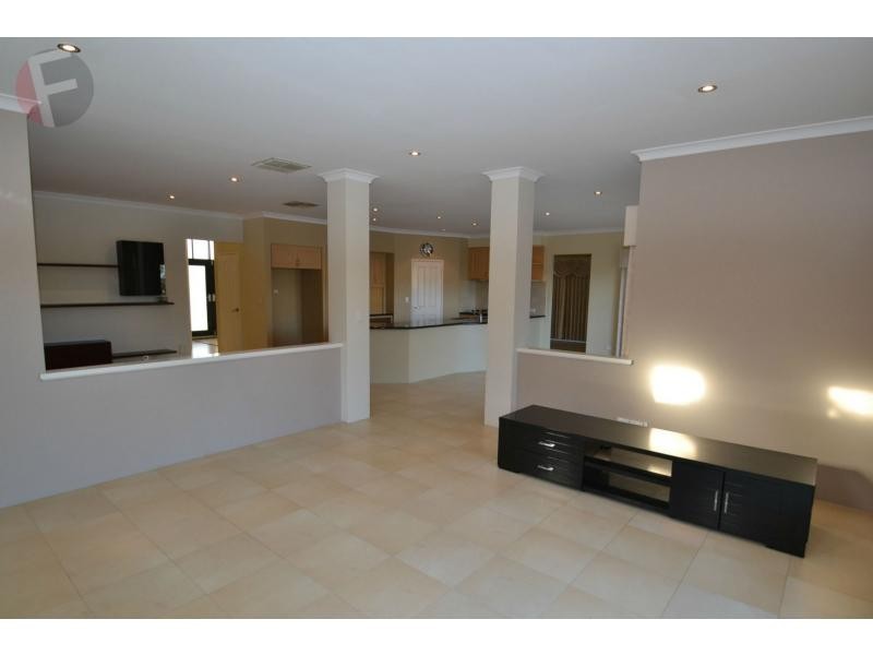 20 Dartmouth Circle, Quinns Rocks WA 6030