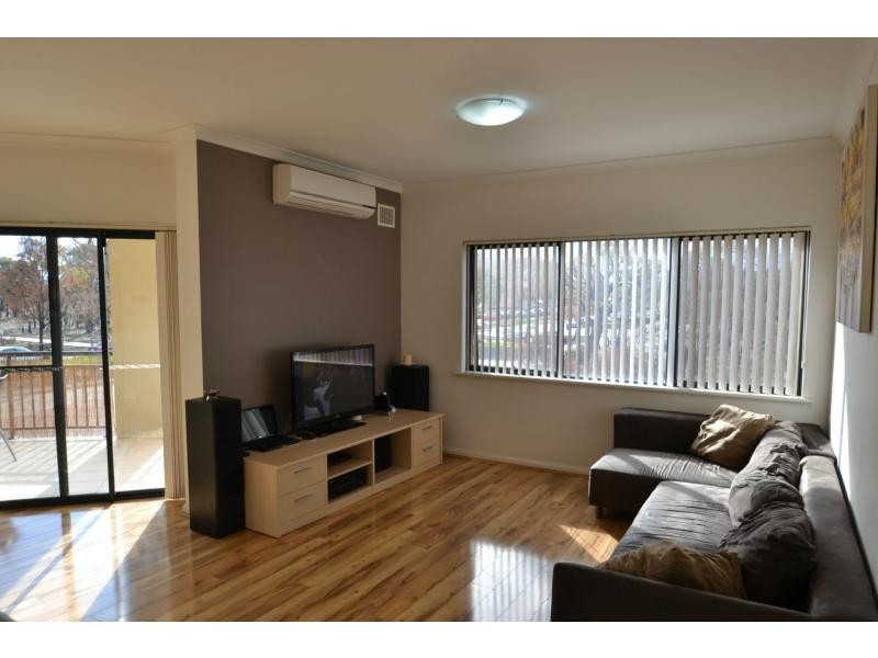 28/164 Lakeside Drive, Joondalup WA 6027