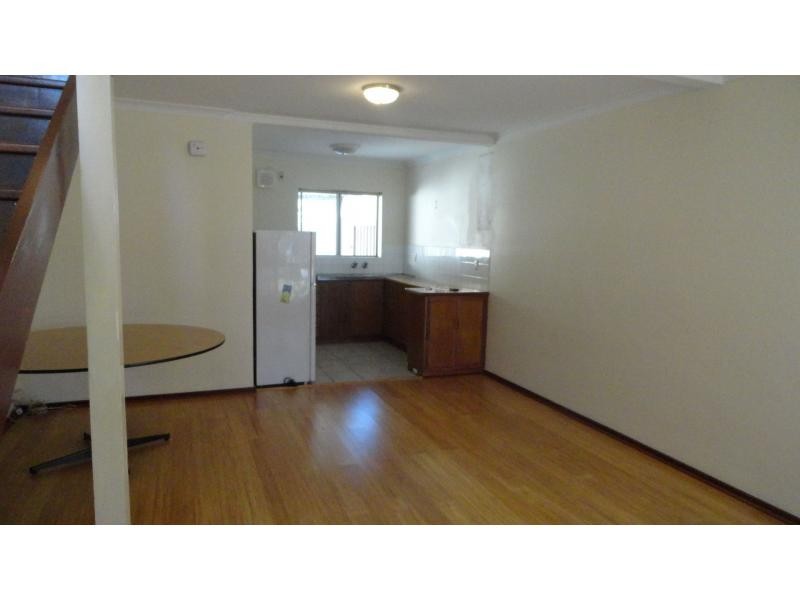 21/321 Harbourne Street, Glendalough WA 6016