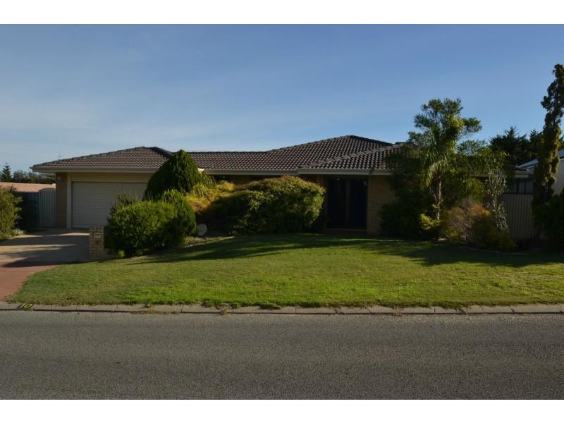 10 Earlsferry Green, Kinross WA 6028