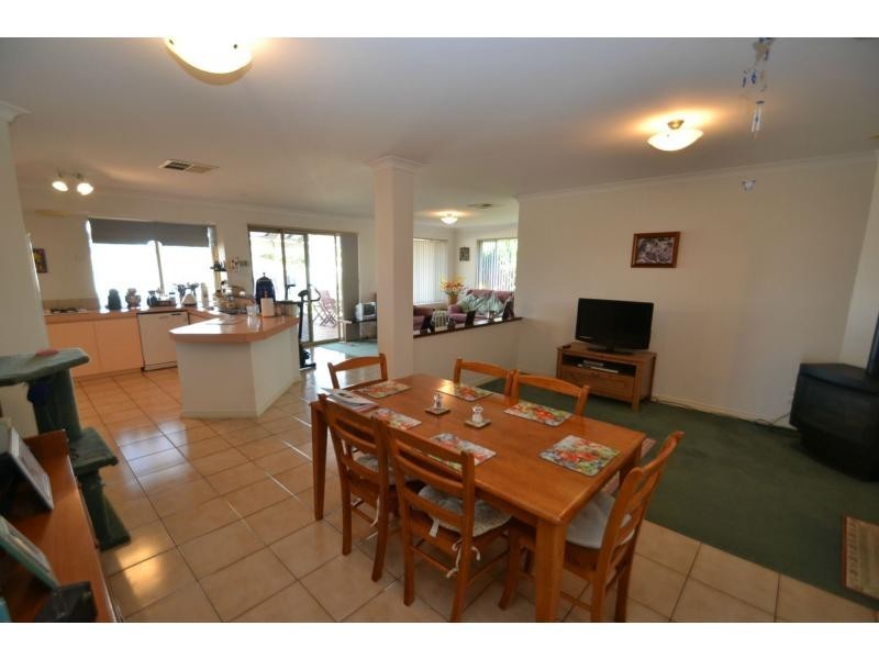 10 Earlsferry Green, Kinross WA 6028