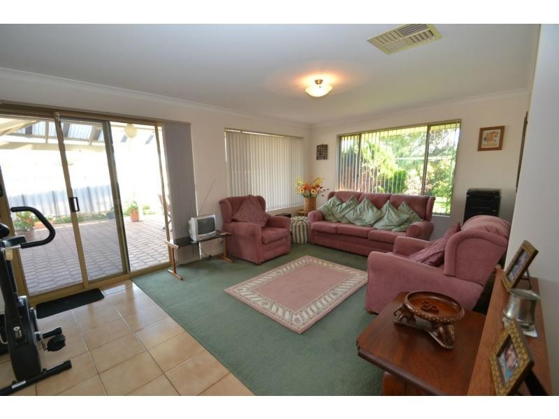 10 Earlsferry Green, Kinross WA 6028