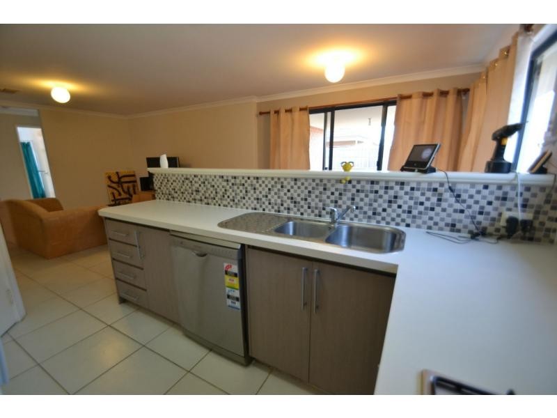 6 Gladman Pass, Ellenbrook WA 6069