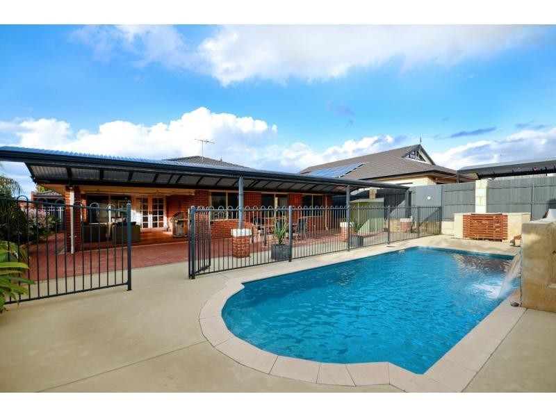 5 Basle Way, Mindarie WA 6030