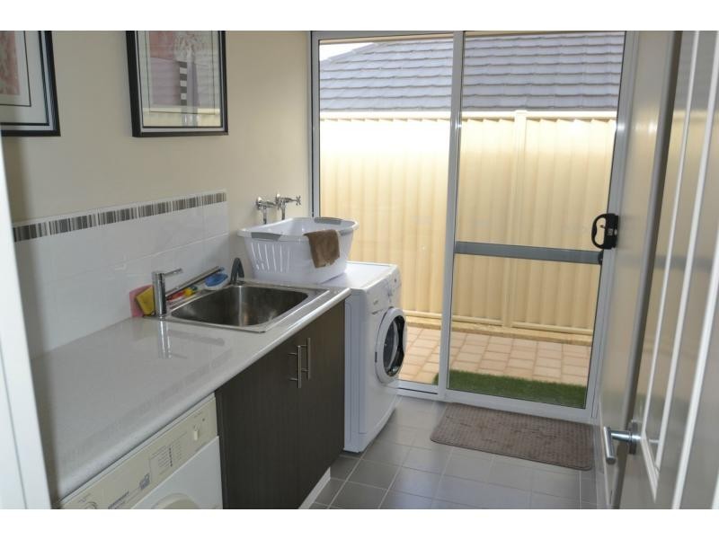 5 Huxleys Trail, Burns Beach WA 6028