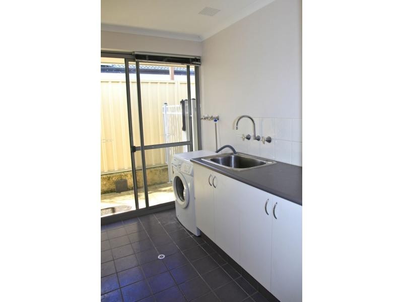 162 Golf Links Drive, Carramar WA 6031