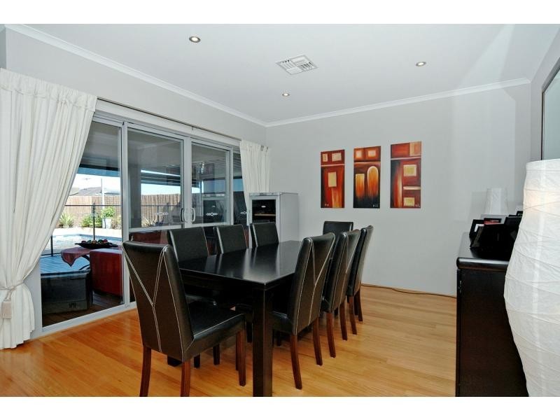 162 Golf Links Drive, Carramar WA 6031