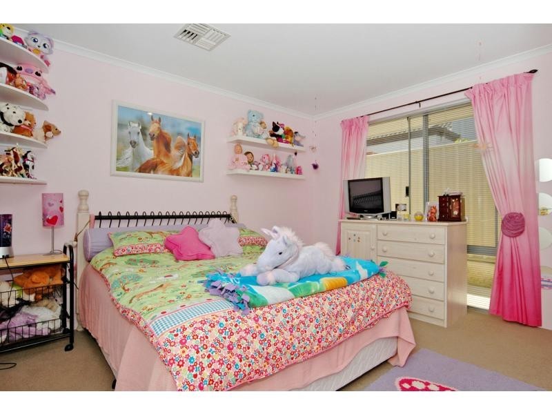 162 Golf Links Drive, Carramar WA 6031