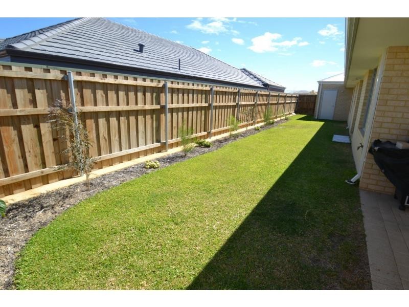 44 Zamia Rise, Yanchep WA 6035