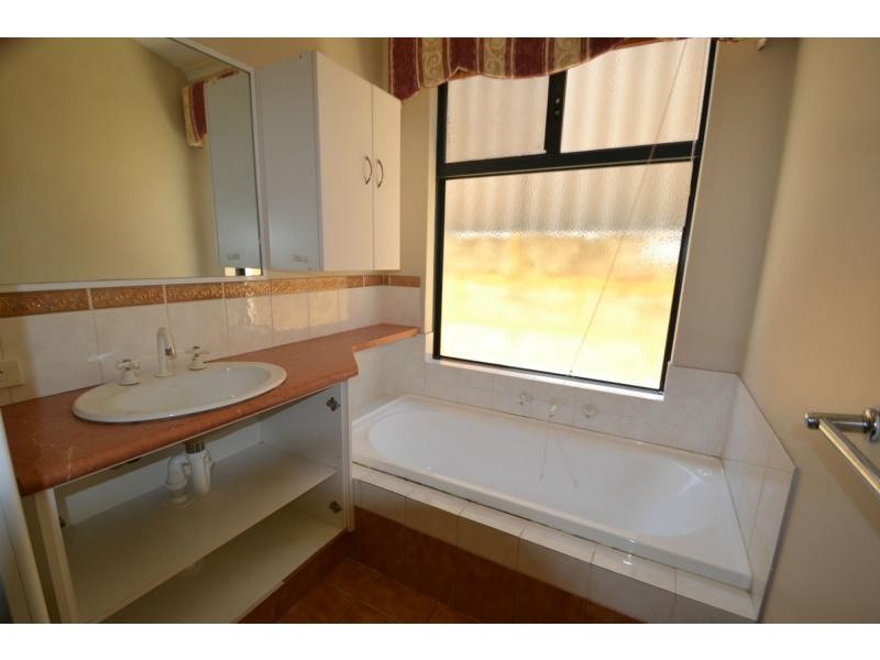 18 Kartner Road, Tapping WA 6065