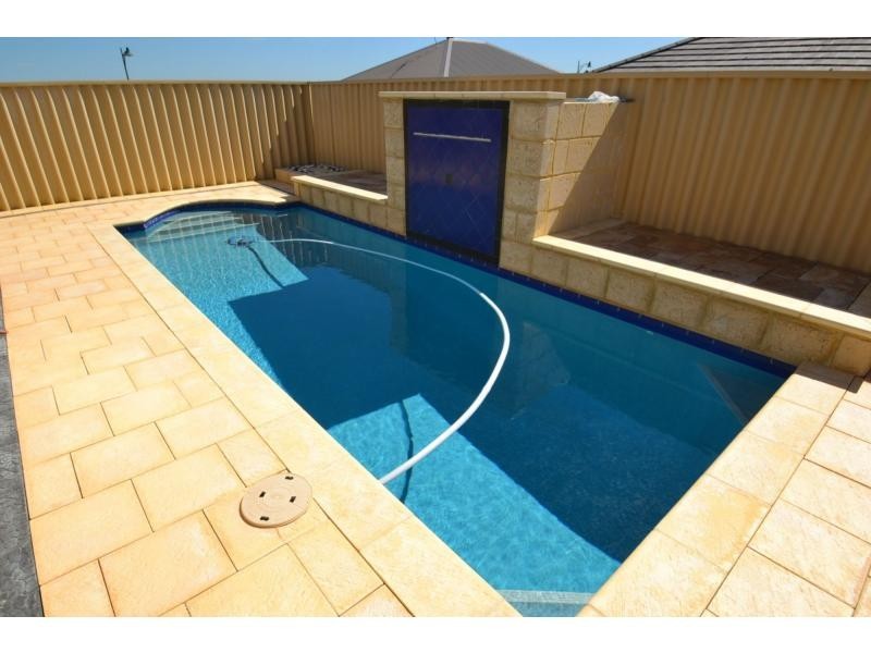 18 Kartner Road, Tapping WA 6065