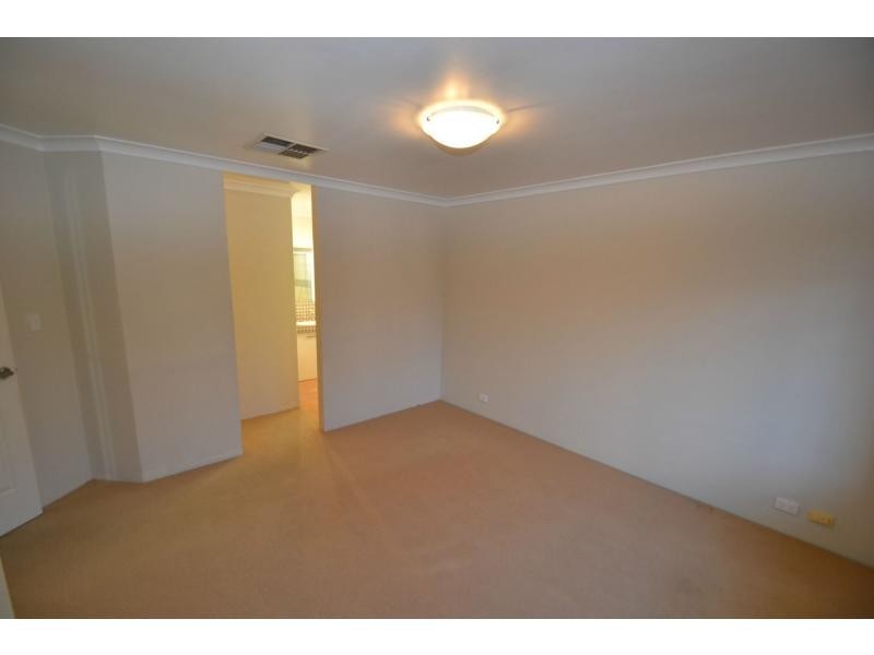 8 Renoir Lane, Currambine WA 6028