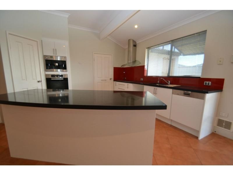 8 Renoir Lane, Currambine WA 6028