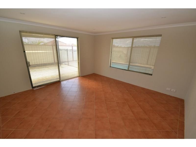 8 Renoir Lane, Currambine WA 6028