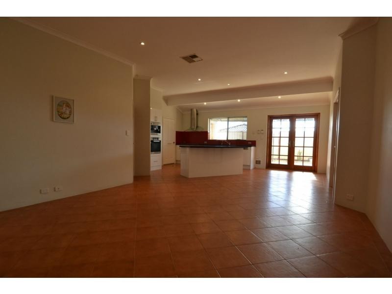 8 Renoir Lane, Currambine WA 6028