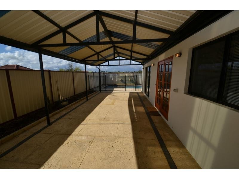 8 Renoir Lane, Currambine WA 6028