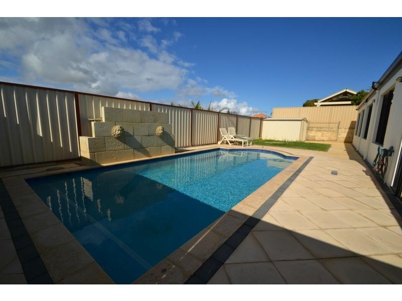 8 Renoir Lane, Currambine WA 6028